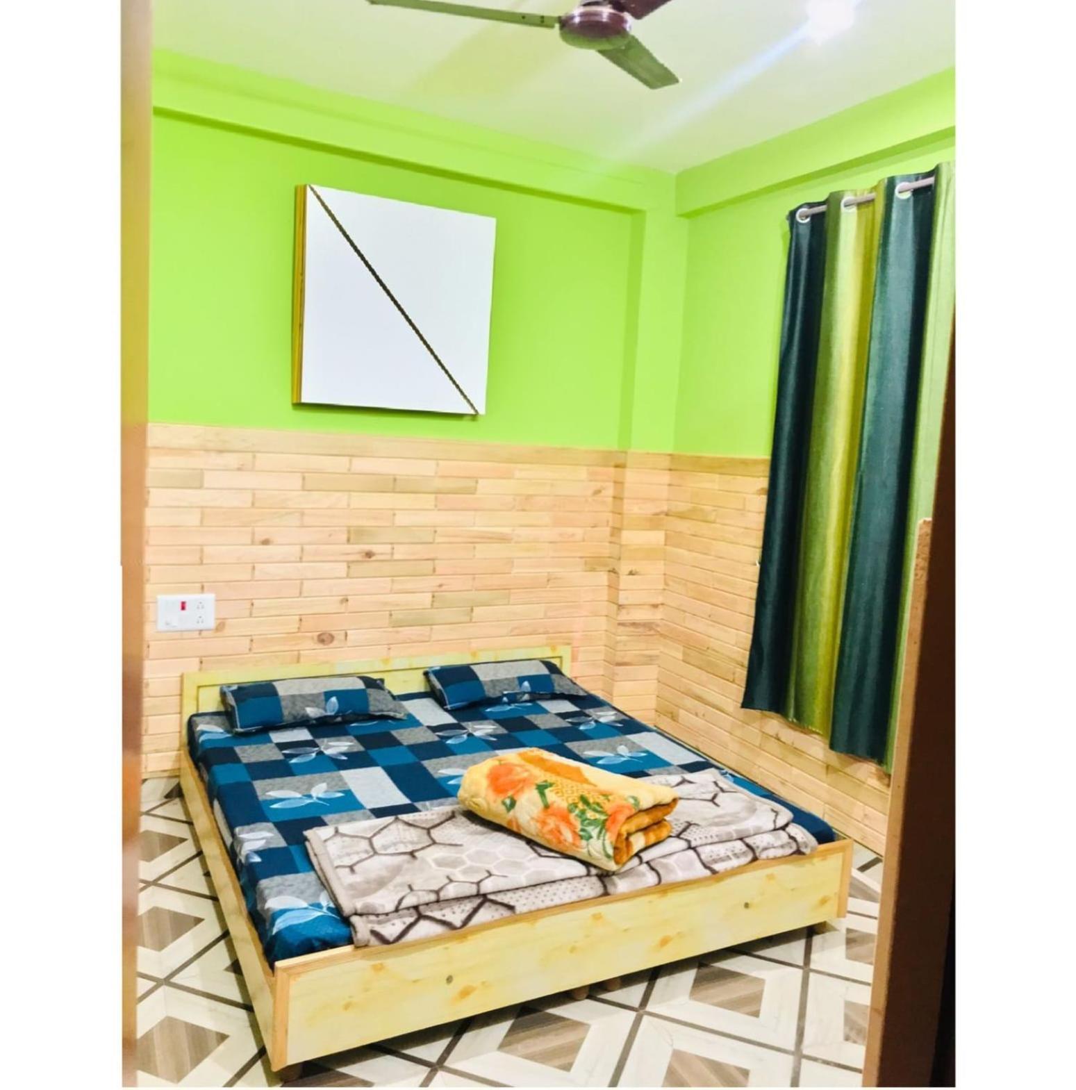 Nucleus Guest House Kasol Eksteriør bilde